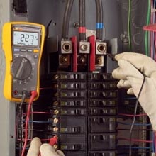 Fluke117C电压测量万用表