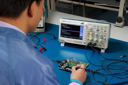 tbs1202b-digital-oscilloscope-challenges.jpg TBS1152B-EDU